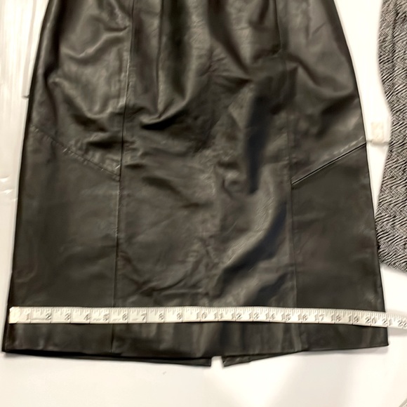Pelle Studio Genuine Leather Skirt Fully Lined Black w/ Slit in back Size 8 EUC - Picture 6 of 15